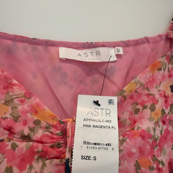 Astr Pink Floral Women's Cropped Top - Picture 3 of 5